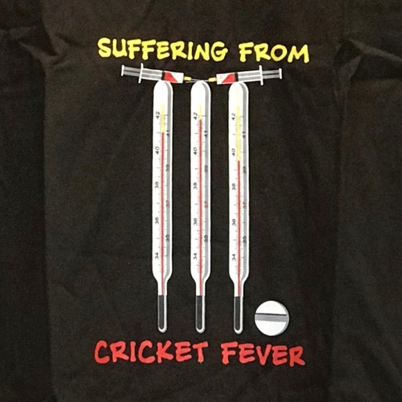 NWOT Graphic Tee T-Shirt Mens Cricket Fever Sports Brown Cotton Gildan India - Picture 1 of 2